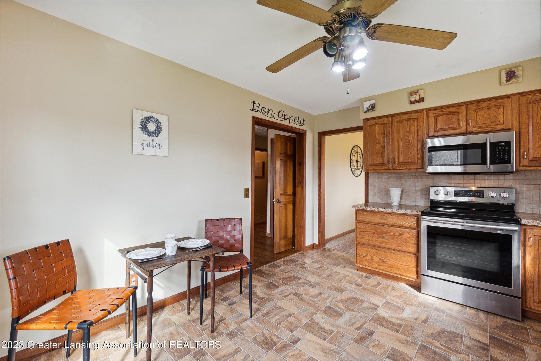 7461 West Chadwick Road Dewitt, MI 48820 - Photo 23 of 80 Kitchen