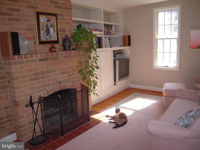 6808 New Cut Road Kingsville, MD 21087 - Photo 13 of 30 Living Room #2