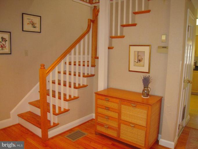 6808 New Cut Road Kingsville, MD 21087 - Photo 26 of 30 Hallway