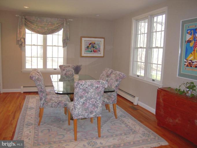 6808 New Cut Road Kingsville, MD 21087 - Photo 9 of 30 Dining Room
