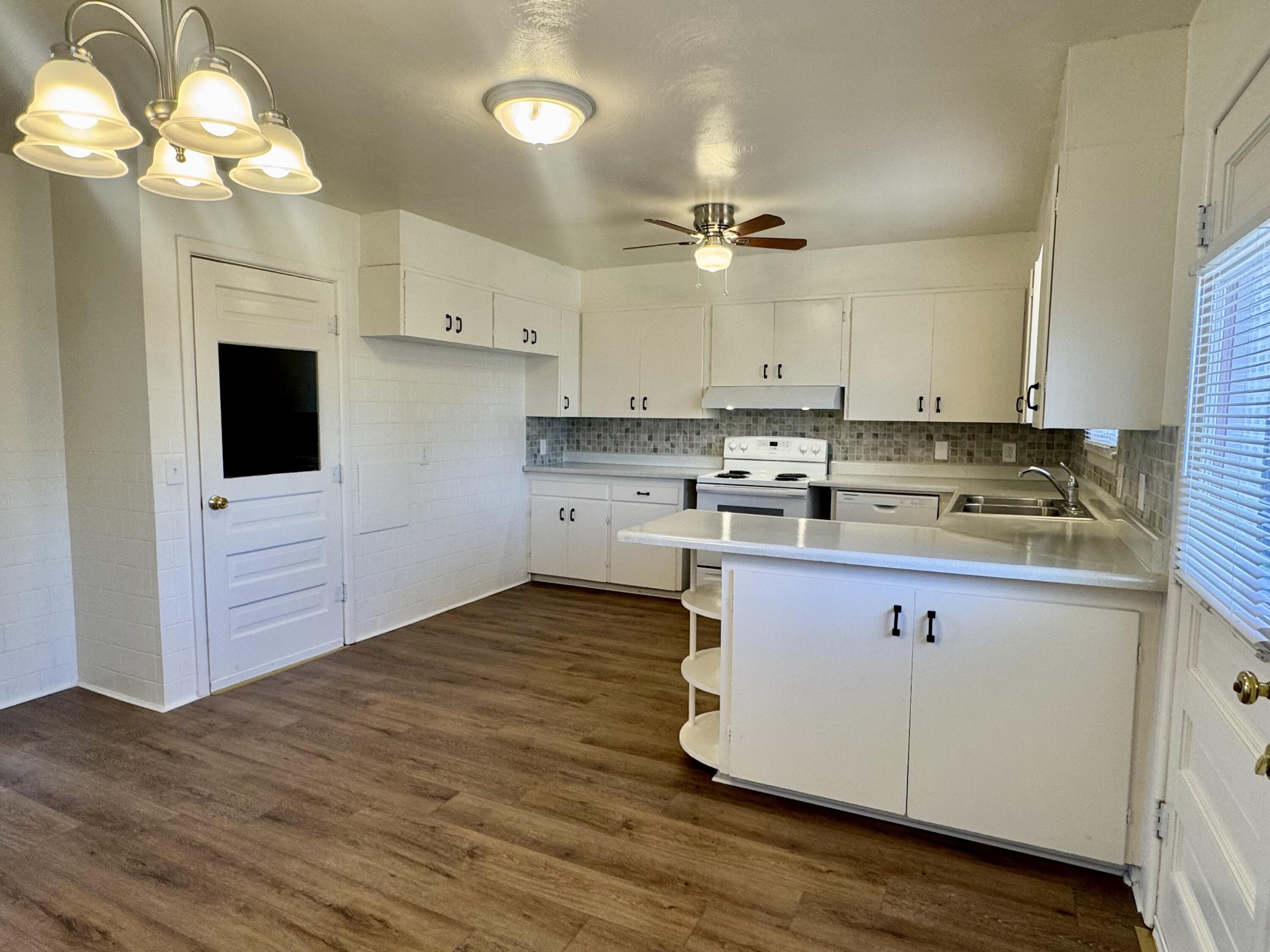 2716 40th Street Lubbock, TX 79413 - Photo 11 of 28 IMG_3832