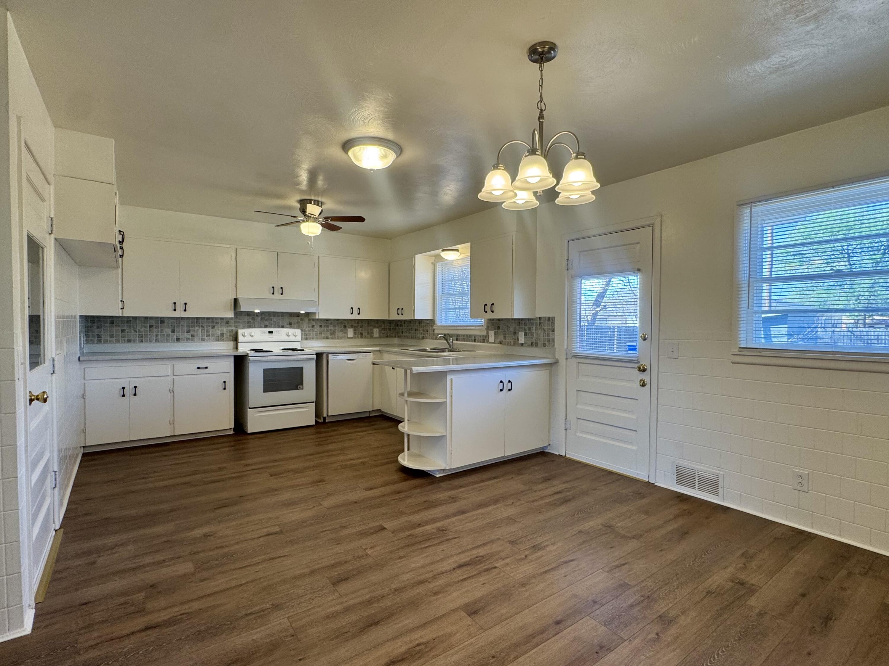 2716 40th Street Lubbock, TX 79413 - Photo 14 of 28 IMG_3858