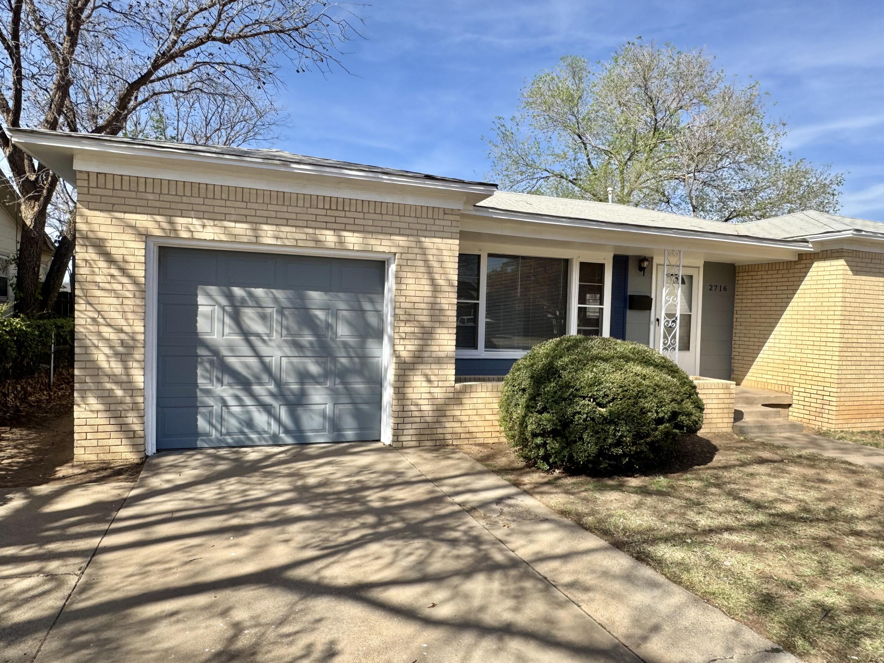 2716 40th Street Lubbock, TX 79413 - Photo 3 of 28 IMG_3859