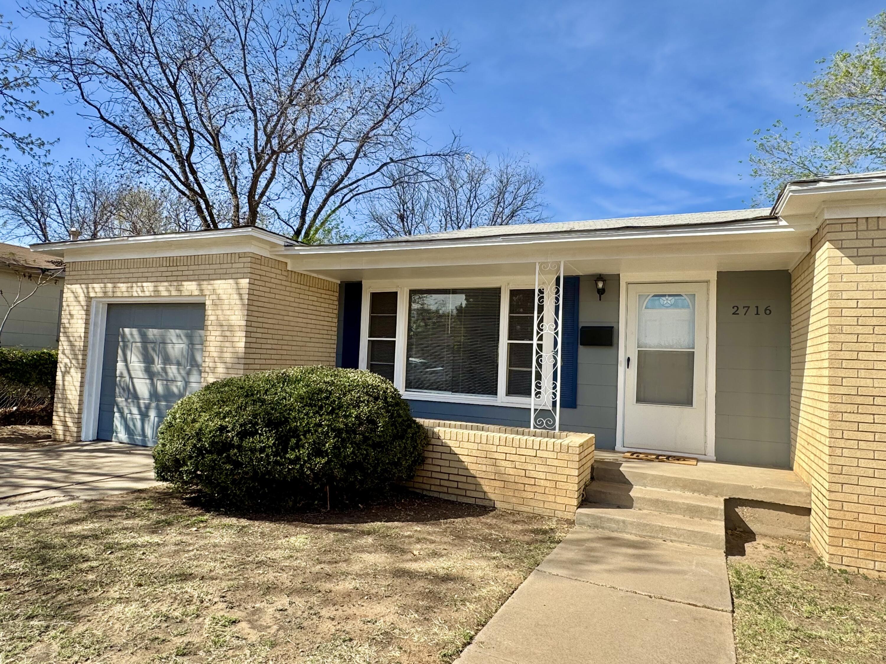 2716 40th Street Lubbock, TX 79413 - Photo 4 of 28 IMG_3826