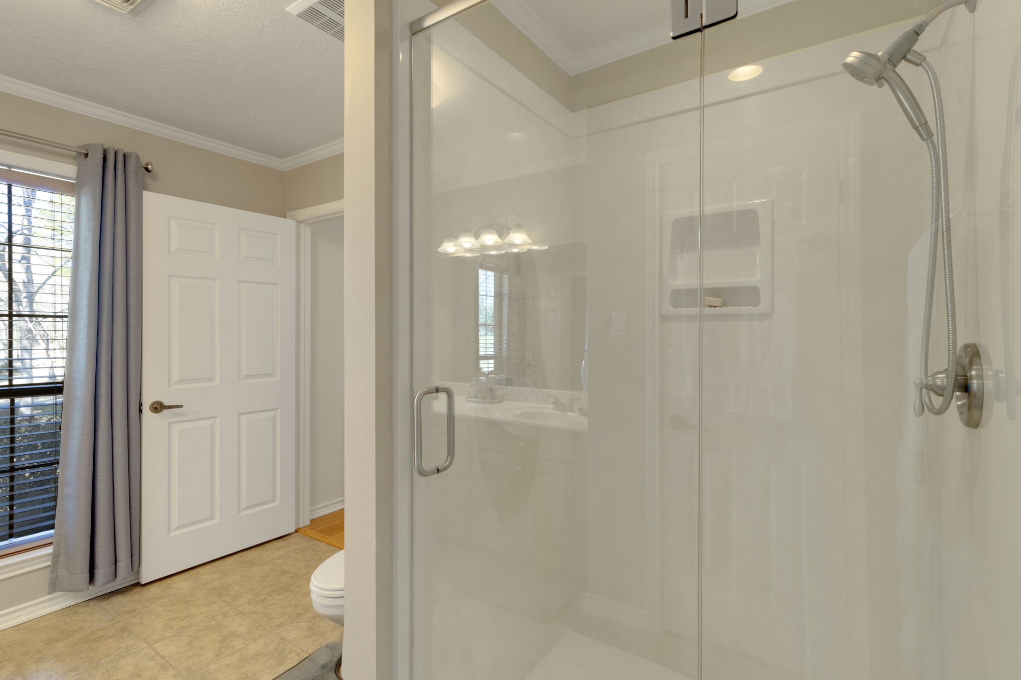 41 Holly Glen Point Blank, TX 77364 - Photo 21 of 35 a bathroom with a shower