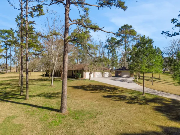 $475,000 | 41 Holly Glen, Point Blank, TX 77364