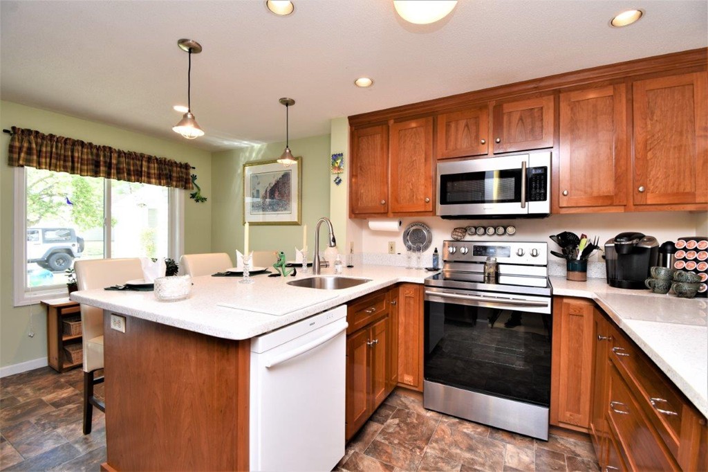 118 Stone Ridge Road, Unit 118 Franklin, MA 02038 - Photo 4 of 30 Gallery Image 4
