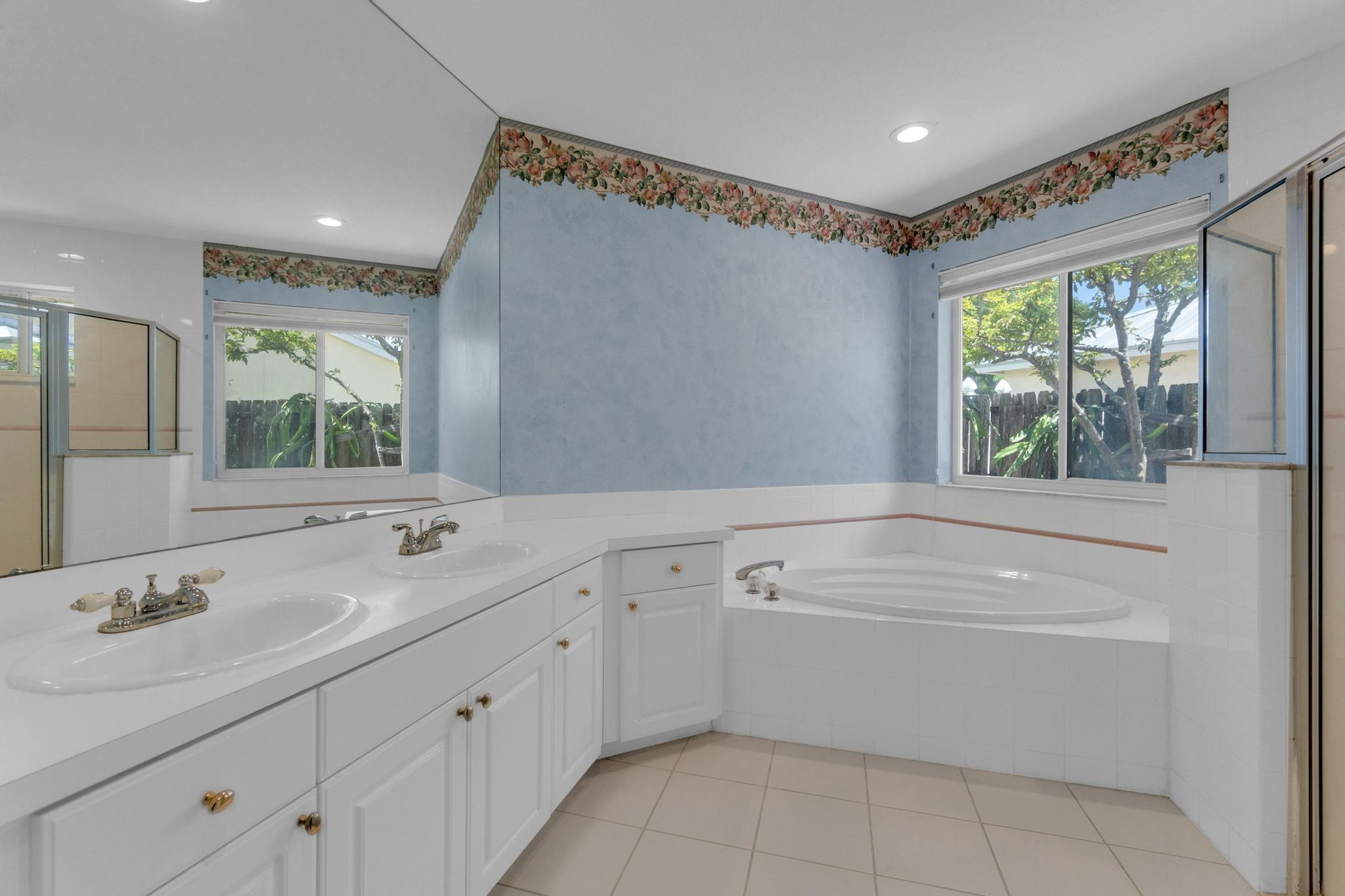 7727 Texas Trail Boca Raton, FL 33487 - Photo 17 of 32 Master Bath combination Shower/Tub