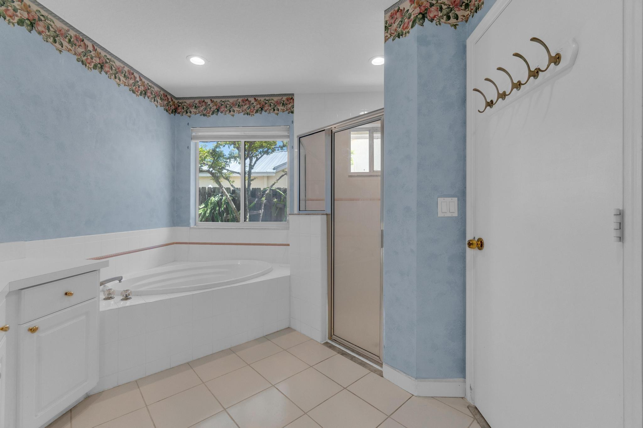 7727 Texas Trail Boca Raton, FL 33487 - Photo 18 of 32 Master Bath combination Shower/Tub