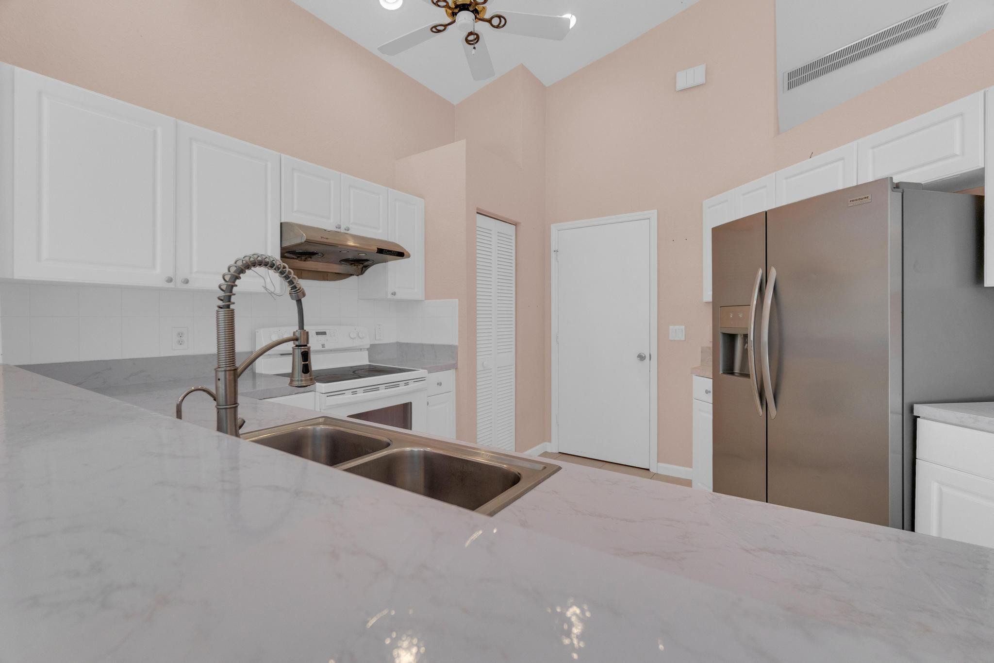 7727 Texas Trail Boca Raton, FL 33487 - Photo 9 of 32 Photo 9