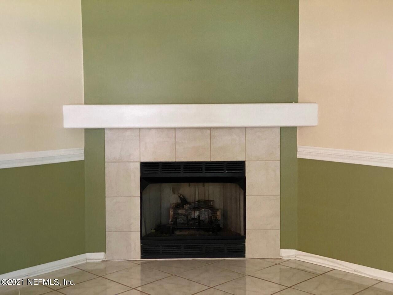 12309 Hickory Forest Road Jacksonville, FL 32226 - Photo 15 of 21 Gas fireplace
