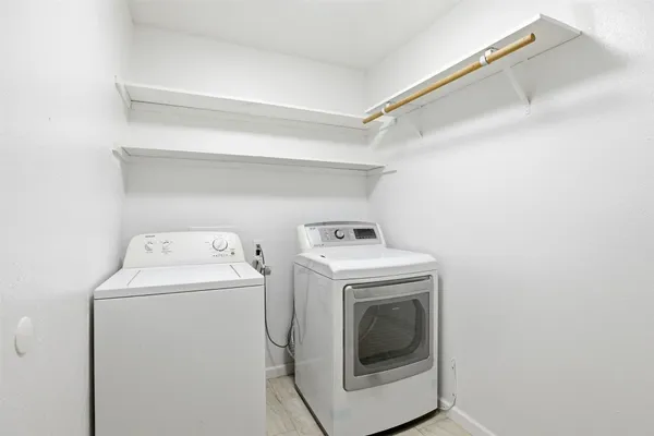 $2,700 | 7235 Battle Hills Drive, Houston, TX 77040