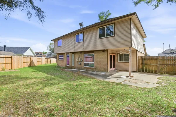$2,700 | 7235 Battle Hills Drive, Houston, TX 77040