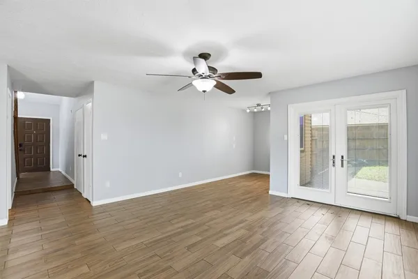 $2,700 | 7235 Battle Hills Drive, Houston, TX 77040