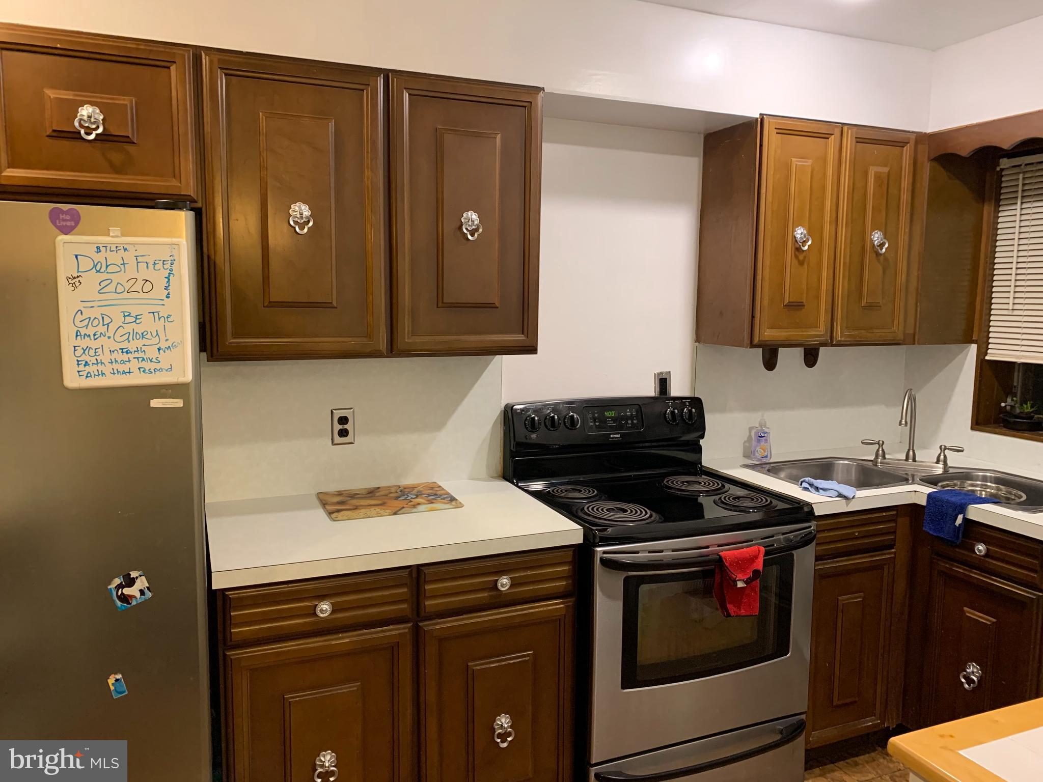 5777 Edgepark Road Baltimore, MD 21239 - Photo 11 of 18 Kitchen