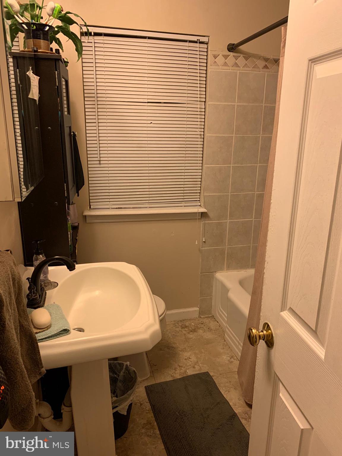 5777 Edgepark Road Baltimore, MD 21239 - Photo 16 of 18 Bathroom