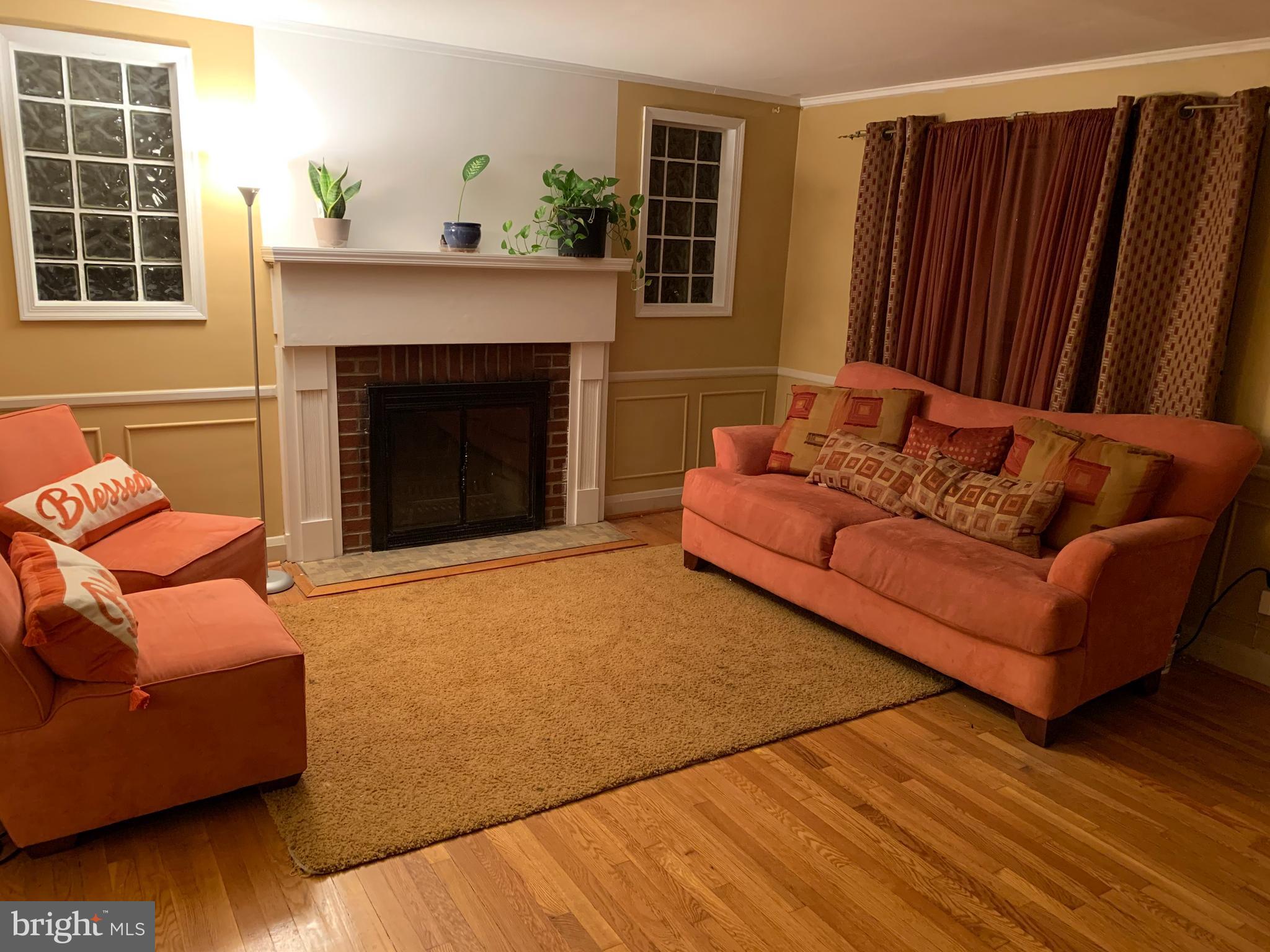 5777 Edgepark Road Baltimore, MD 21239 - Photo 6 of 18 Livingroom