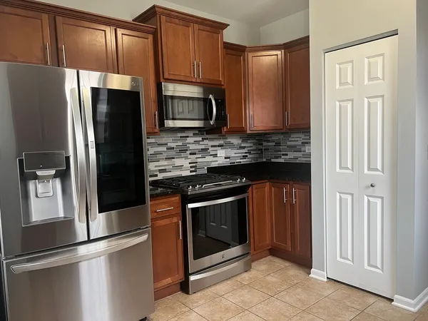 $315,000 | 8225 Tremont Lane, Joliet, IL 60431