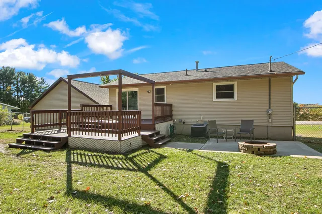 $359,900 | W3536 Highway 16, Rio, WI 53960