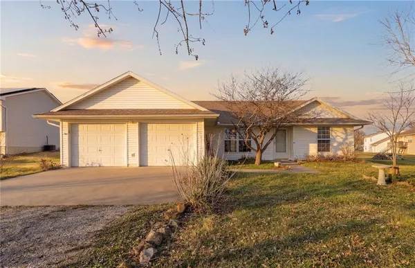 $224,000 | 124 Northwest 171 Road, Warrensburg, MO 64093