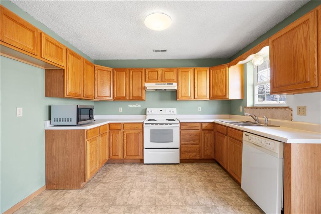 124 Northwest 171 Road Warrensburg, MO 64093 - Photo 8 of 28