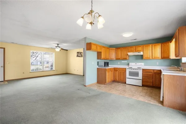 $224,000 | 124 Northwest 171 Road, Warrensburg, MO 64093