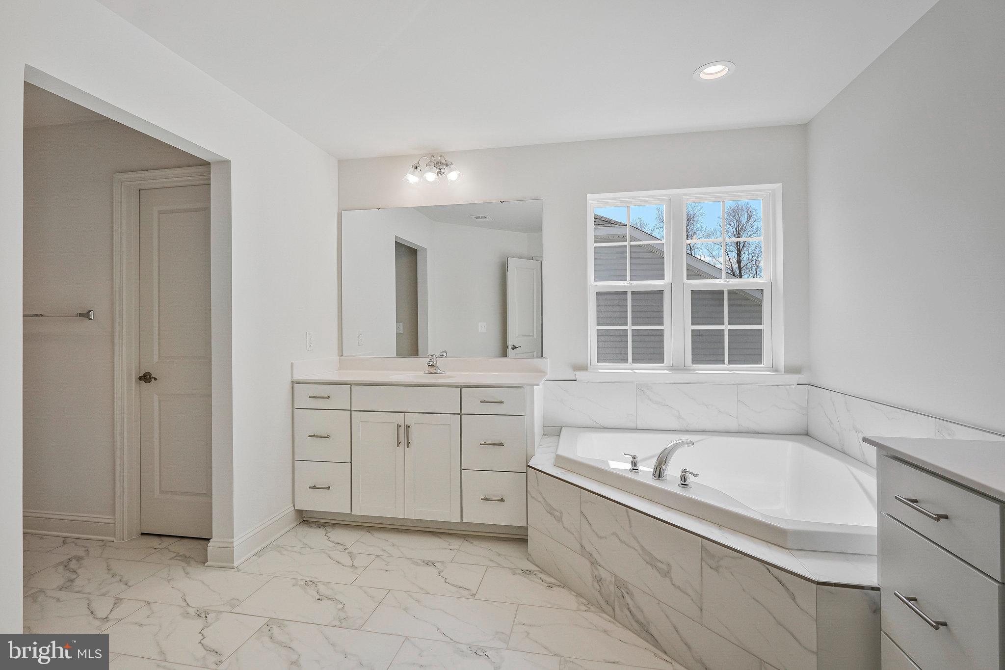 9206 Rama Court Clinton, MD 20735 - Photo 40 of 61 Master Bath