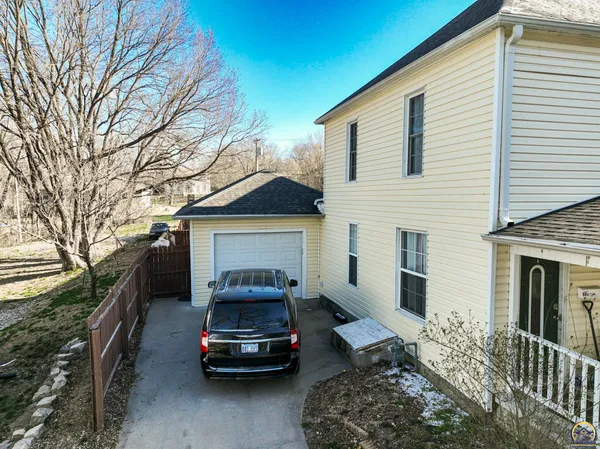 $290,000 | 809 Durink Street, St. Marys, KS 66536