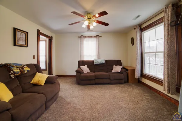$290,000 | 809 Durink Street, St. Marys, KS 66536