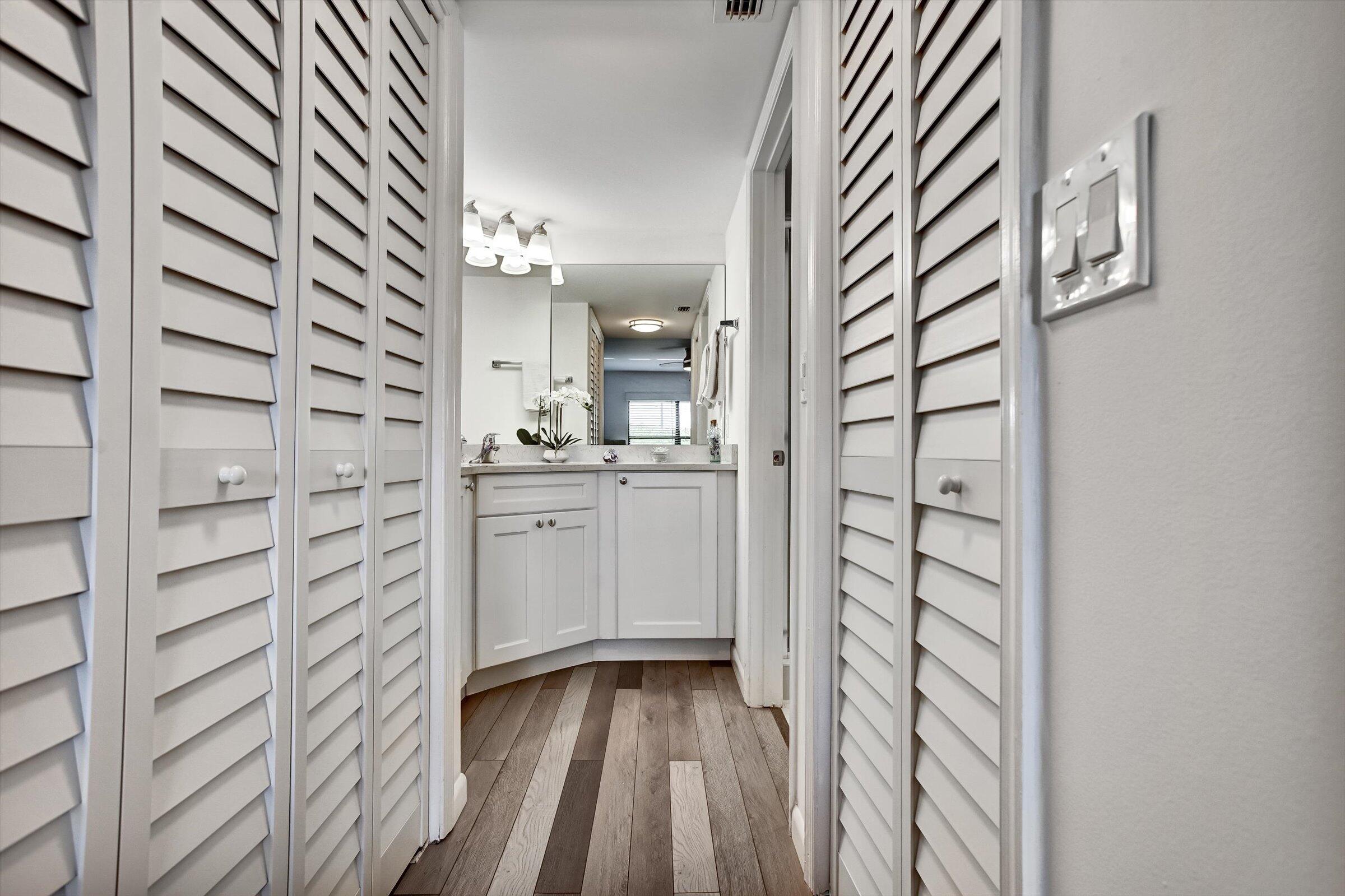 950 South Kanner Highway, Unit 206 Stuart, FL 34994 - Photo 19 of 30 Master Bath