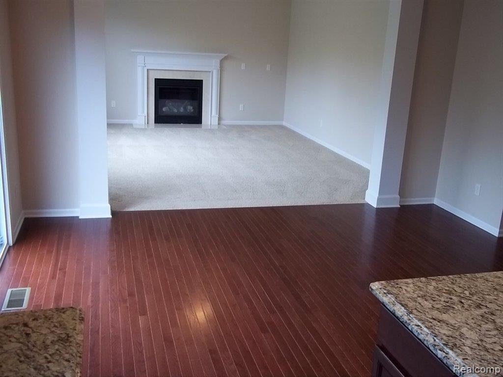 3703 Hogan Circle Rochester, MI 48307 - Photo 11 of 15 100_0928.jpg