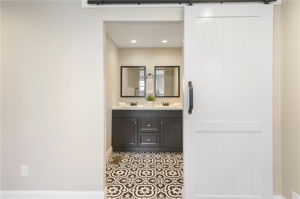 1721 Shawnee Road Indianapolis, IN 46260 - Photo 19 of 25 Gallery Image 19