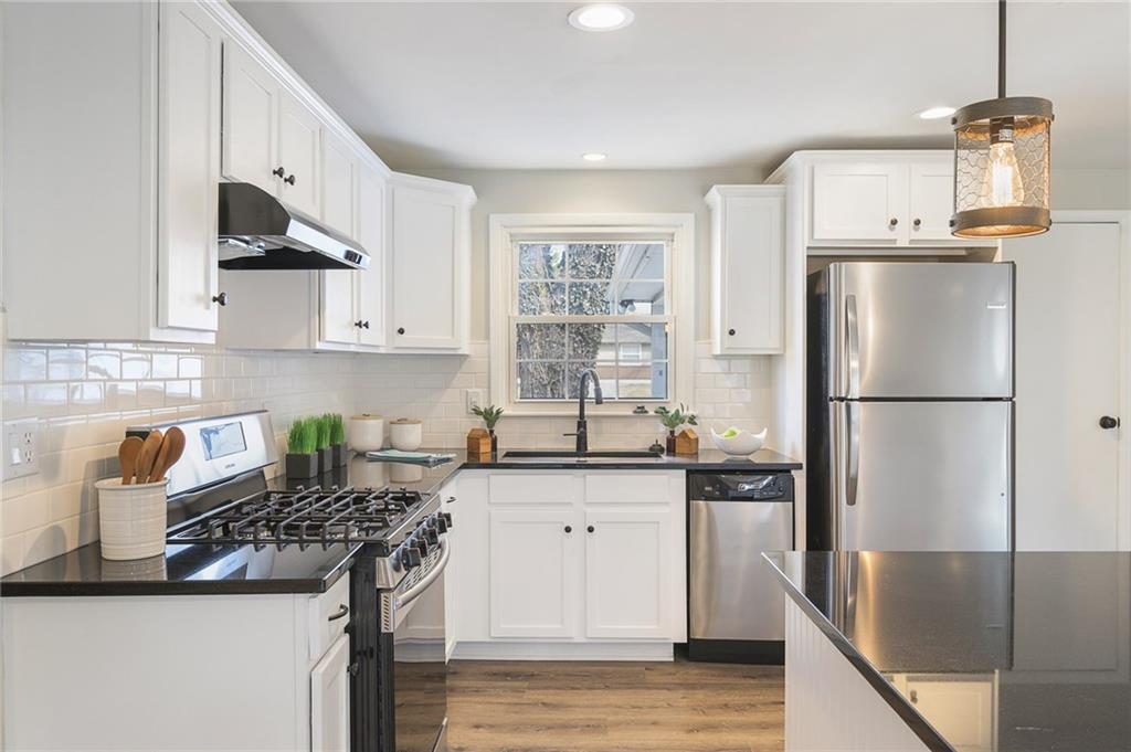 1721 Shawnee Road Indianapolis, IN 46260 - Photo 4 of 25 Gallery Image 4