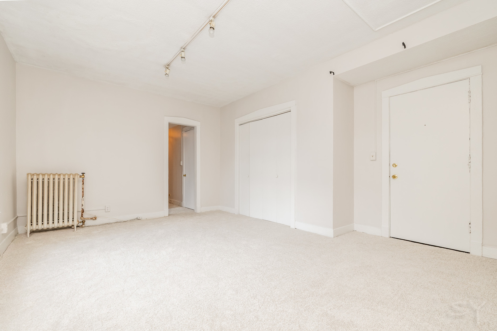 725 West Sheridan Road, Unit 502 Chicago, IL 60613 - Photo 18 of 32 Gallery Image 18