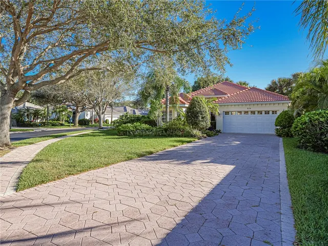 $3,000 | 978 Island Club Square, Vero Beach, FL 32963