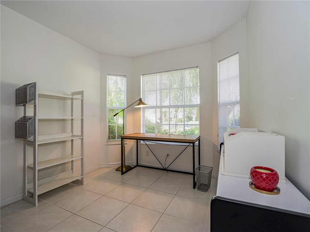 978 Island Club Square Vero Beach, FL 32963 - Photo 21 of 32