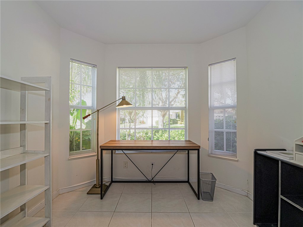 978 Island Club Square Vero Beach, FL 32963 - Photo 22 of 32