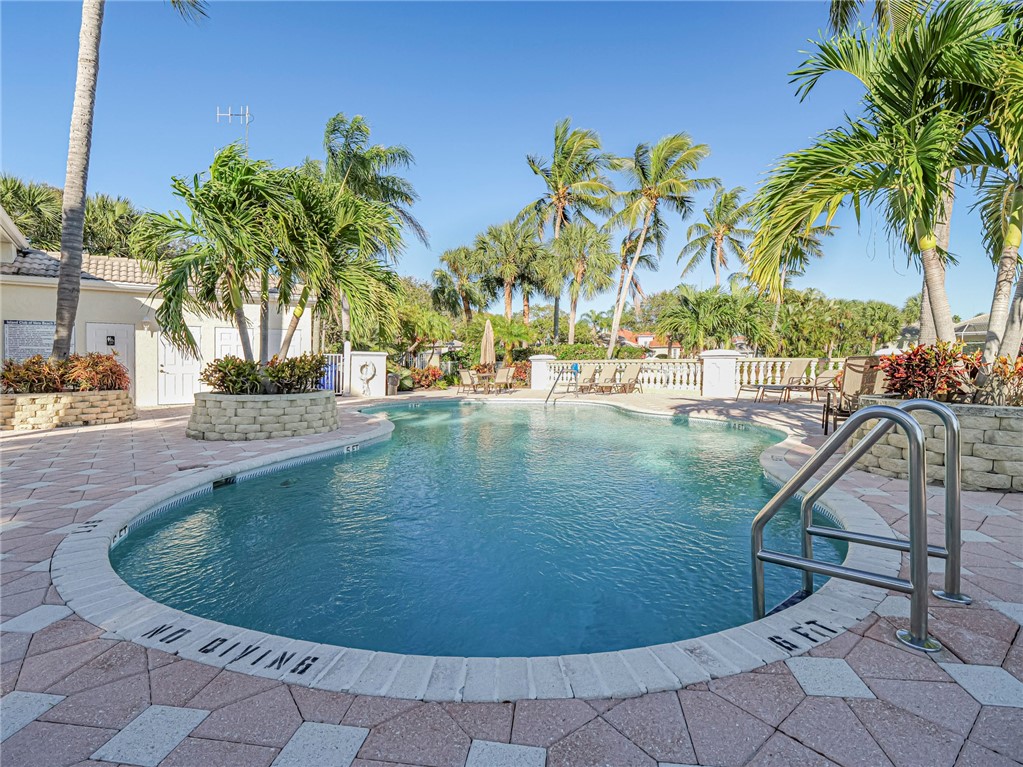 978 Island Club Square Vero Beach, FL 32963 - Photo 27 of 32