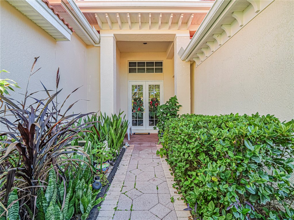 978 Island Club Square Vero Beach, FL 32963 - Photo 4 of 32