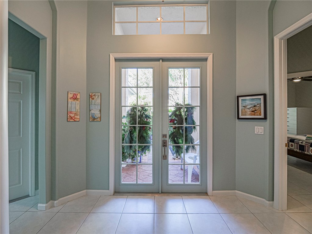 978 Island Club Square Vero Beach, FL 32963 - Photo 5 of 32