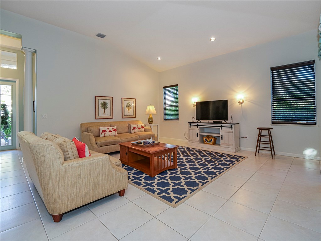 978 Island Club Square Vero Beach, FL 32963 - Photo 7 of 32