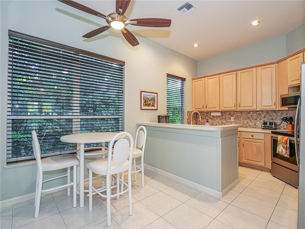 978 Island Club Square Vero Beach, FL 32963 - Photo 8 of 32