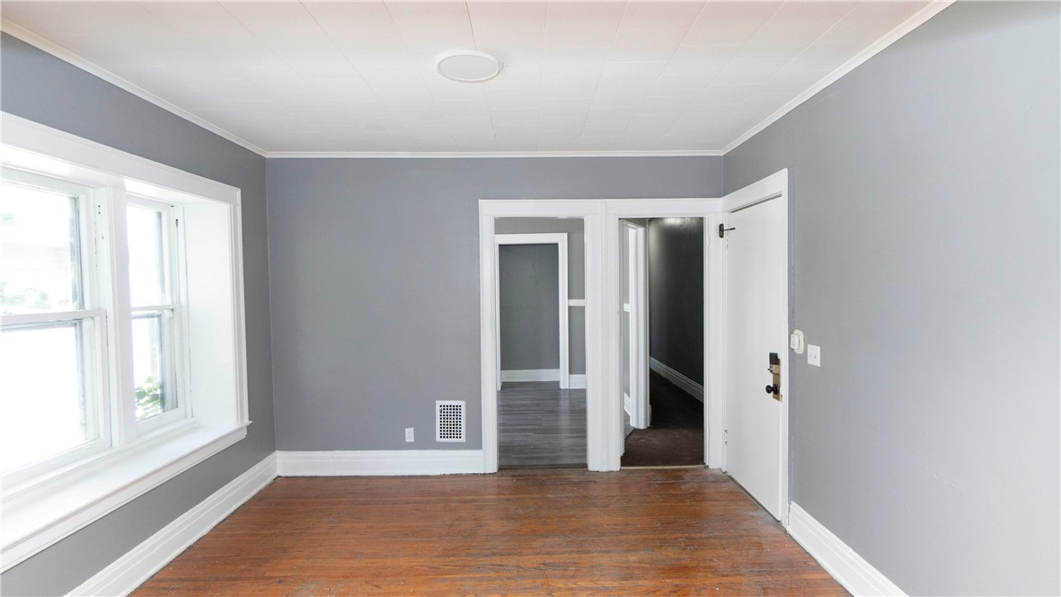 1030 Dewey Avenue Rochester, NY 14613 - Photo 13 of 21