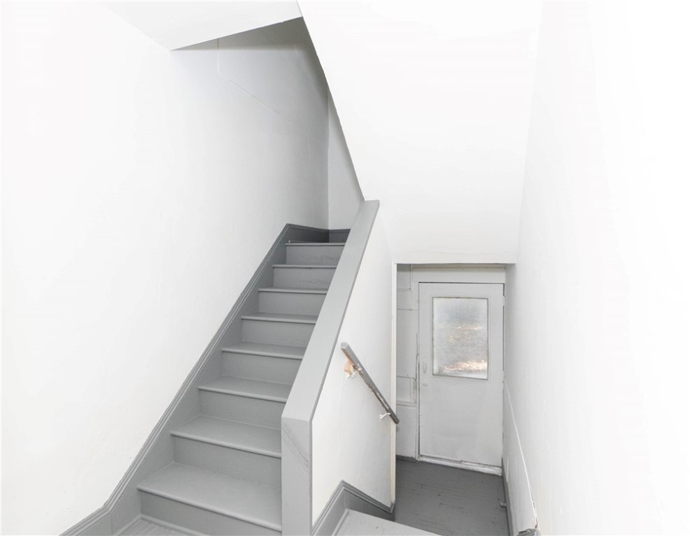 1030 Dewey Avenue Rochester, NY 14613 - Photo 4 of 21