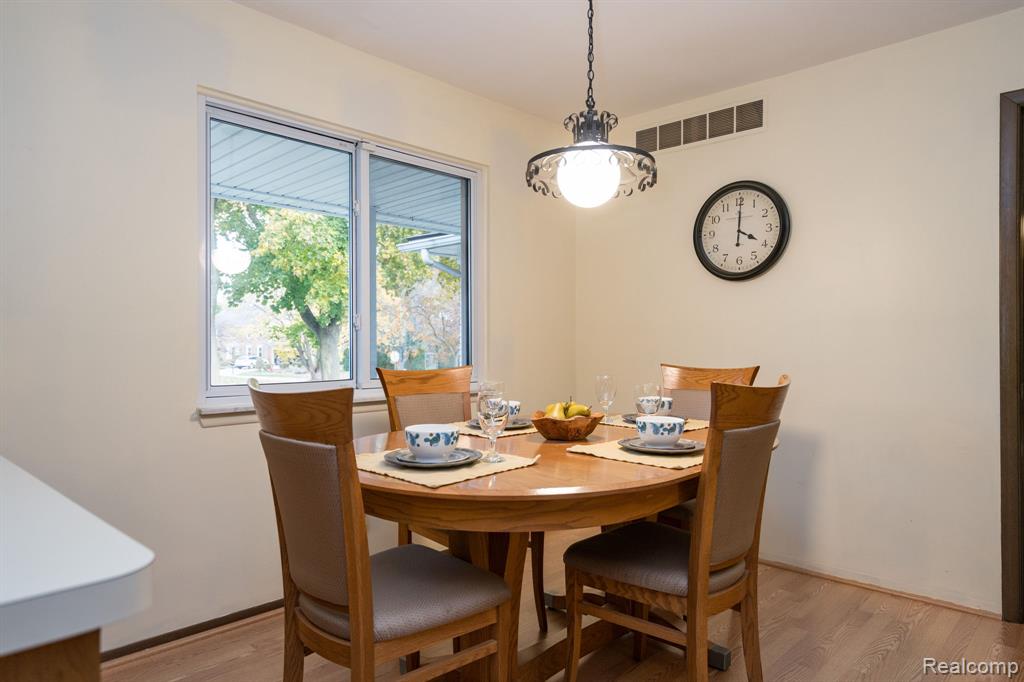 758 Lake Forest Road Rochester Hills, MI 48309 - Photo 6 of 19