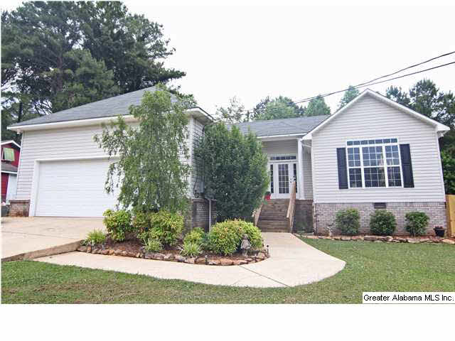 217 20th Street Oneonta, AL 35121 - Photo 1 of 14