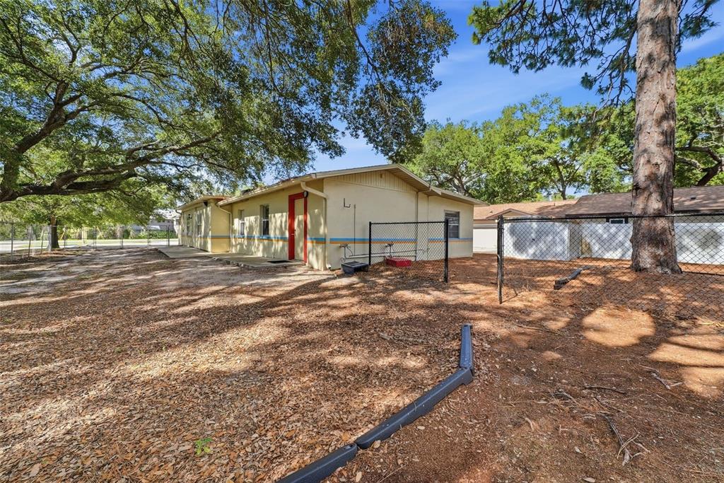 2886 Whitney Road Clearwater, FL 33760 - Photo 32 of 41