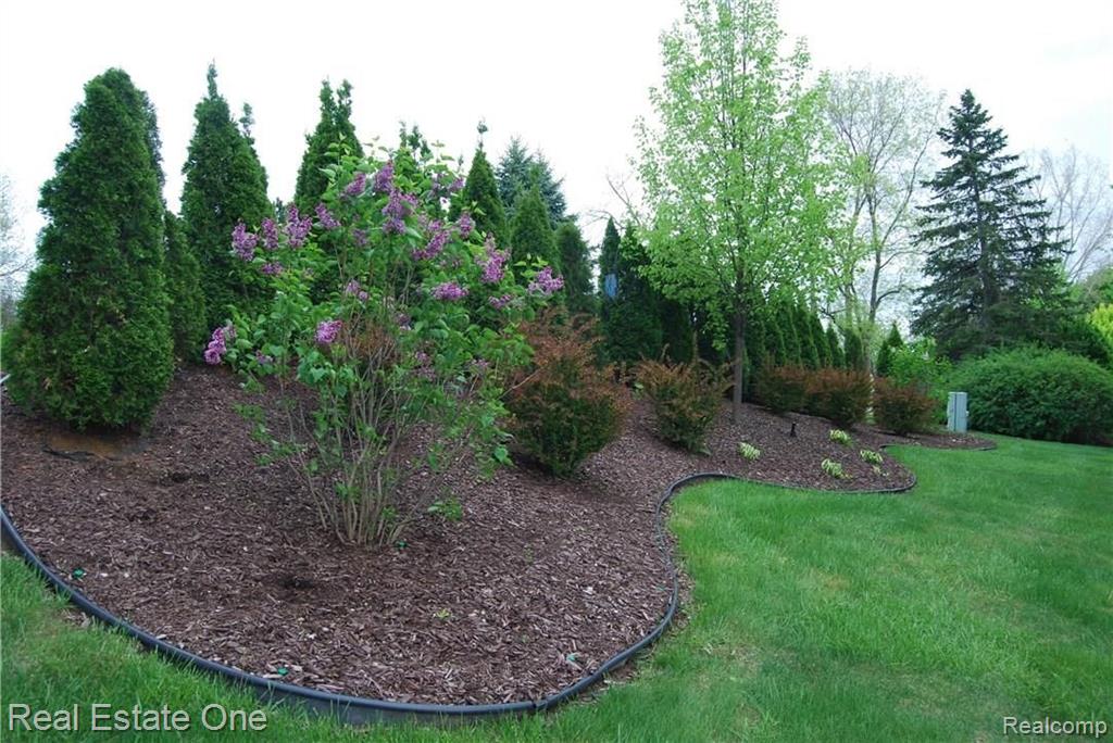 540 Rolling Green Circle Rochester Hills, MI 48309 - Photo 26 of 26