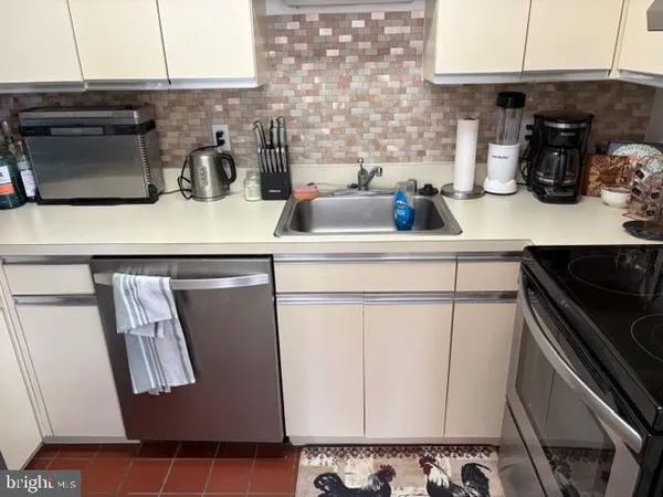 $2,600 | 1733 20th Street Northwest, Unit 302, Washington, DC 20009