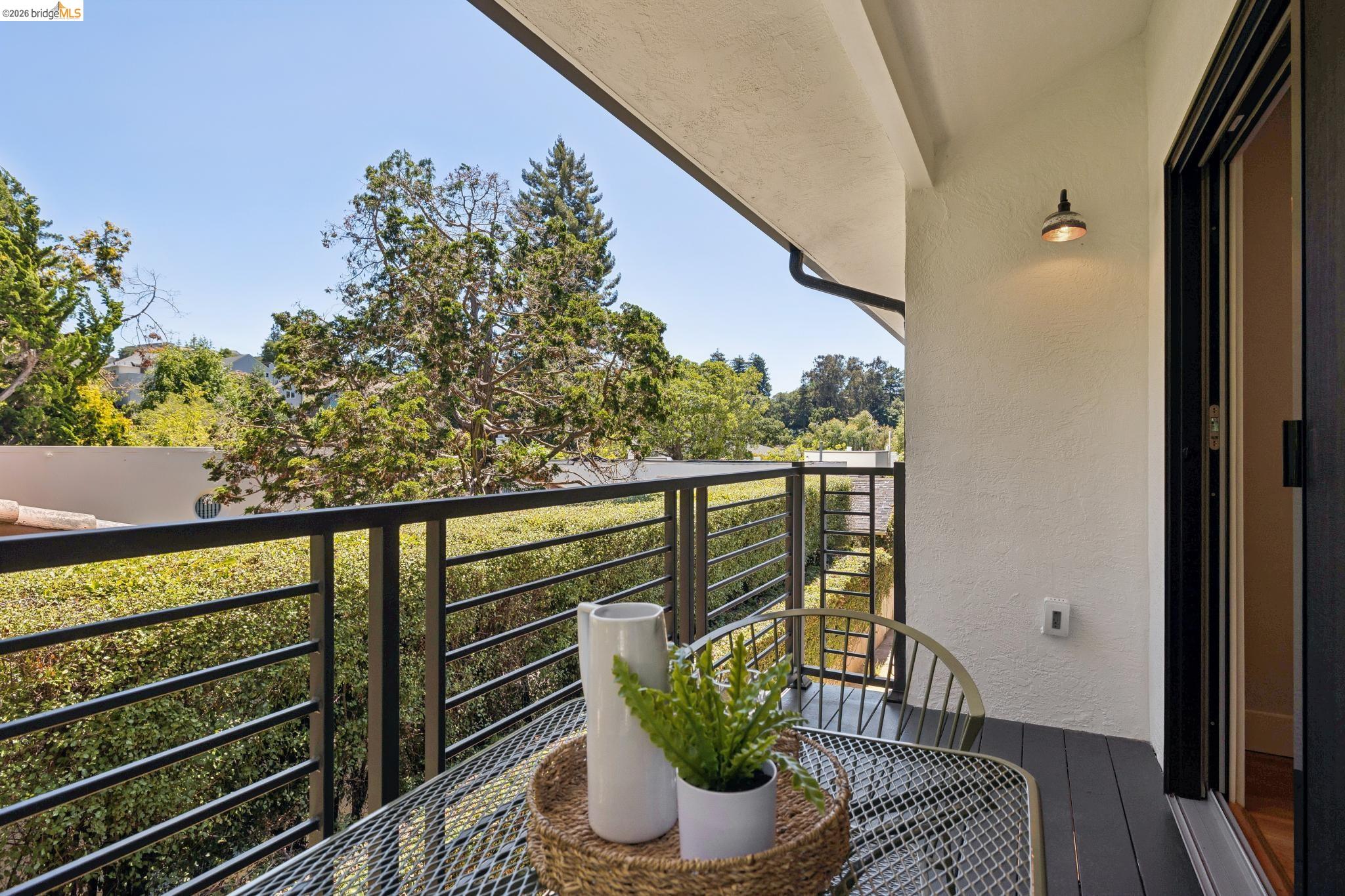 921 Underhills Road Oakland, CA 94610 - Photo 50 of 97
